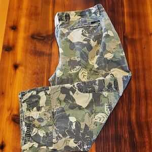 Hurley Olive & Gray Floral Camo Cargo Pants